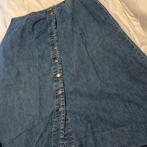 Vintage Studio Woman Denim Skirt size 1X. P832